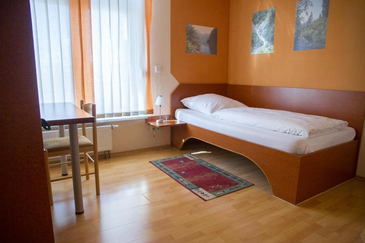Hotel Garni Haus Zum Gutenberg Hallbergmoos Kültér fotó